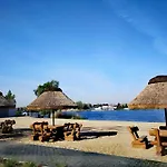 호텔 Za Jeziorem Rogozno (Oborniki)